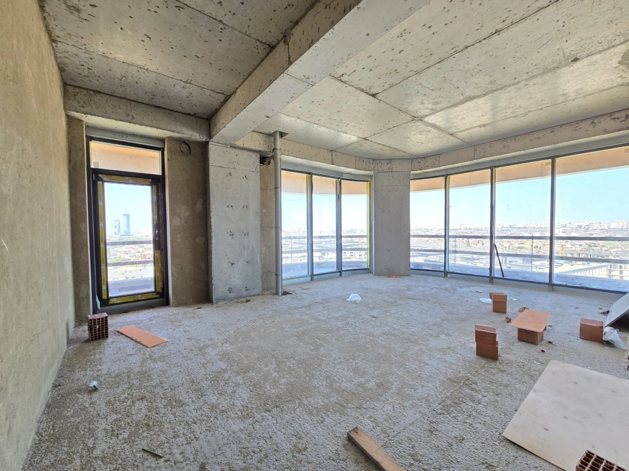 Satılır 3 otaqlı mənzil 180 m²