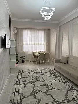 Kirayə verilir 2 otaqlı mənzil 60 m²