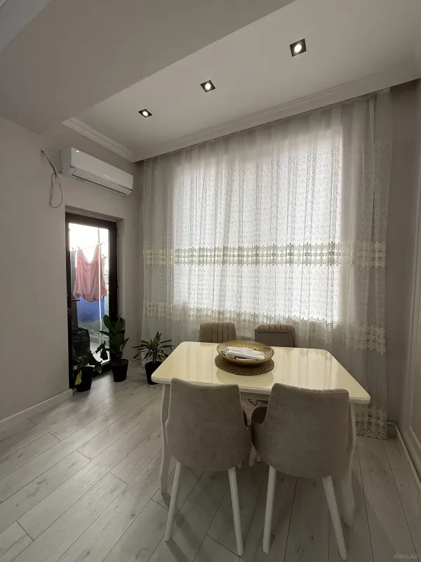 Kirayə verilir 2 otaqlı mənzil 60 m²