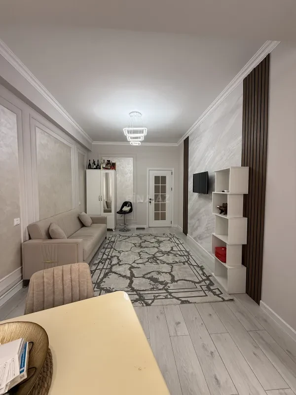 Kirayə verilir 2 otaqlı mənzil 60 m²