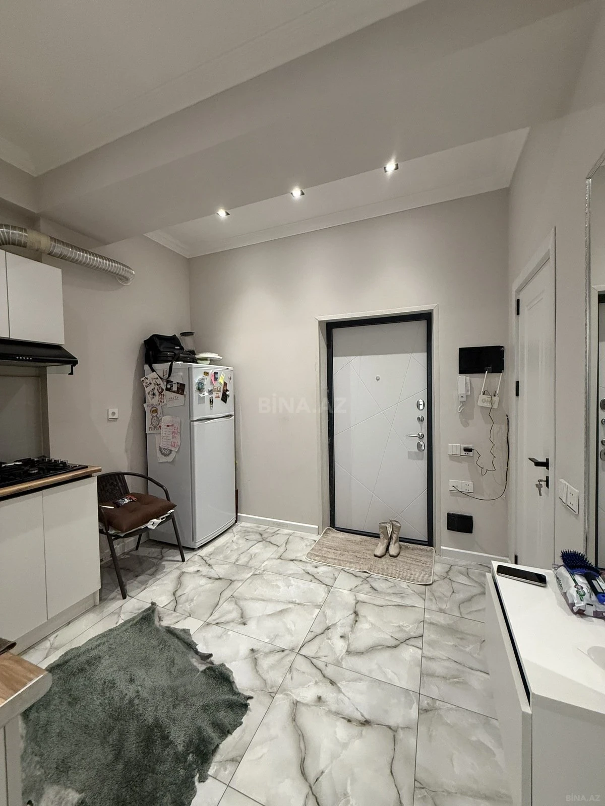 Kirayə verilir 2 otaqlı mənzil 60 m²