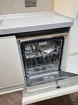 Satılır 4 otaqlı mənzil 181 m²