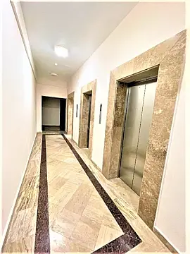 Satılır 4 otaqlı mənzil 181 m²