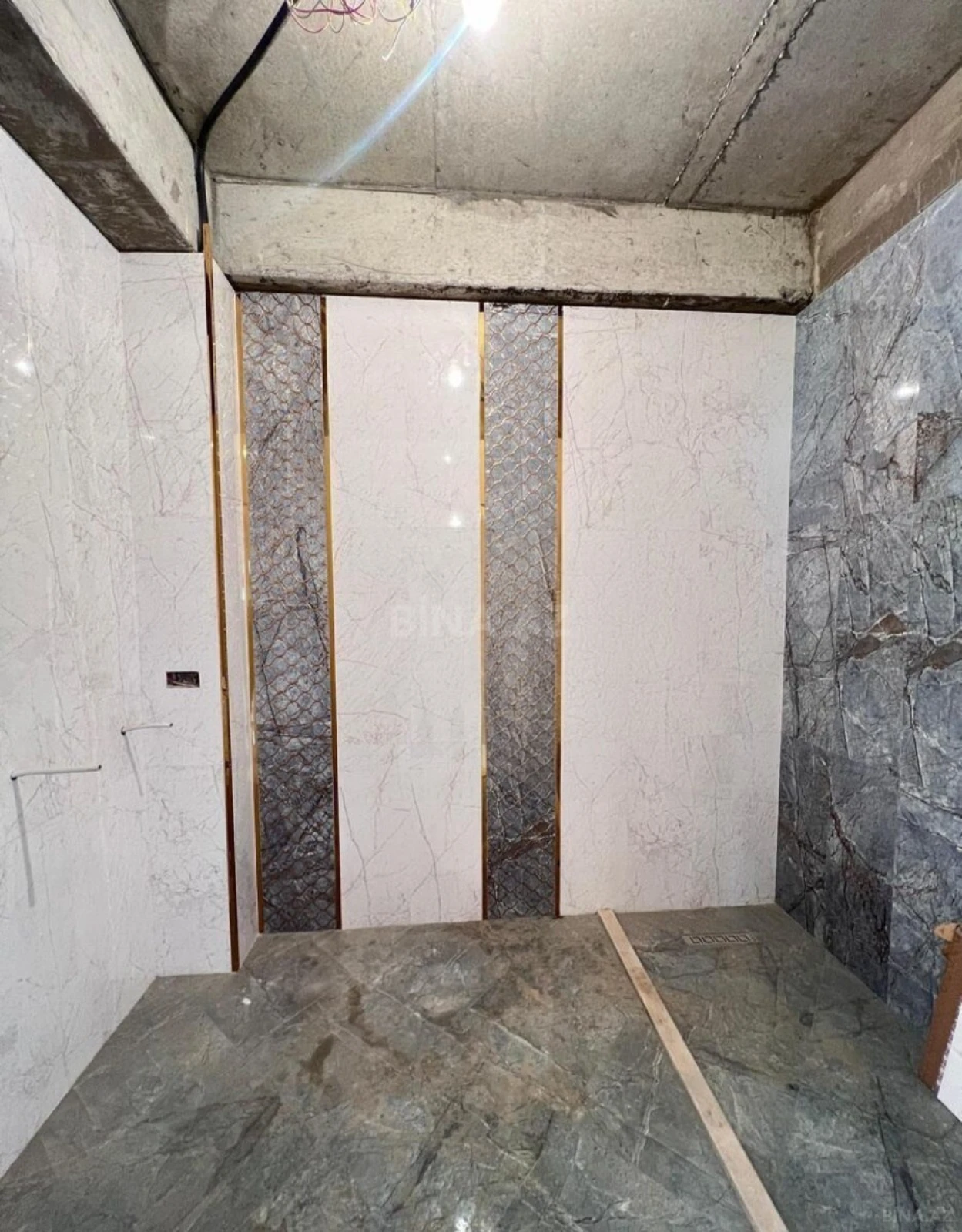 Satılır 3 otaqlı mənzil 129 m²