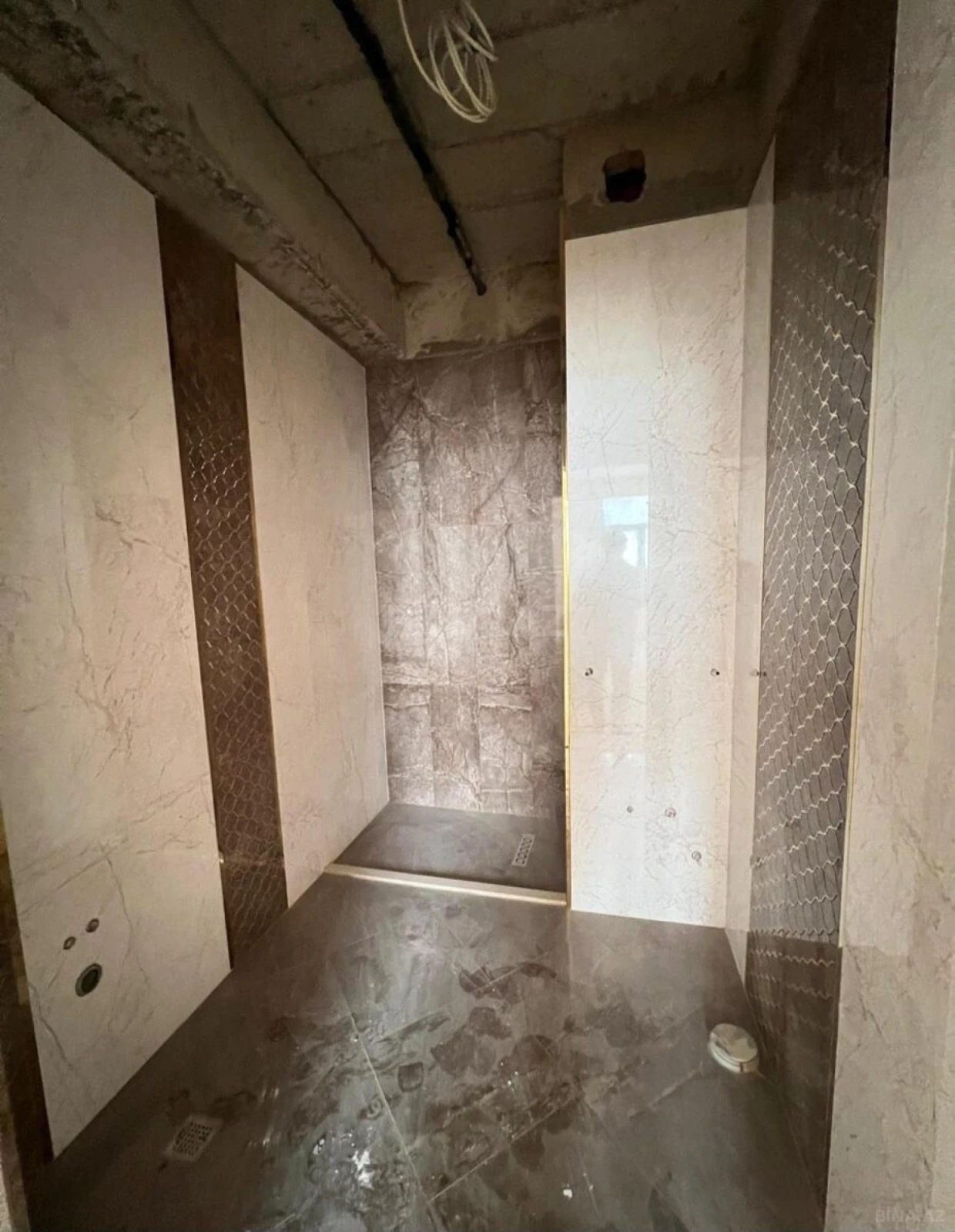Satılır 3 otaqlı mənzil 129 m²