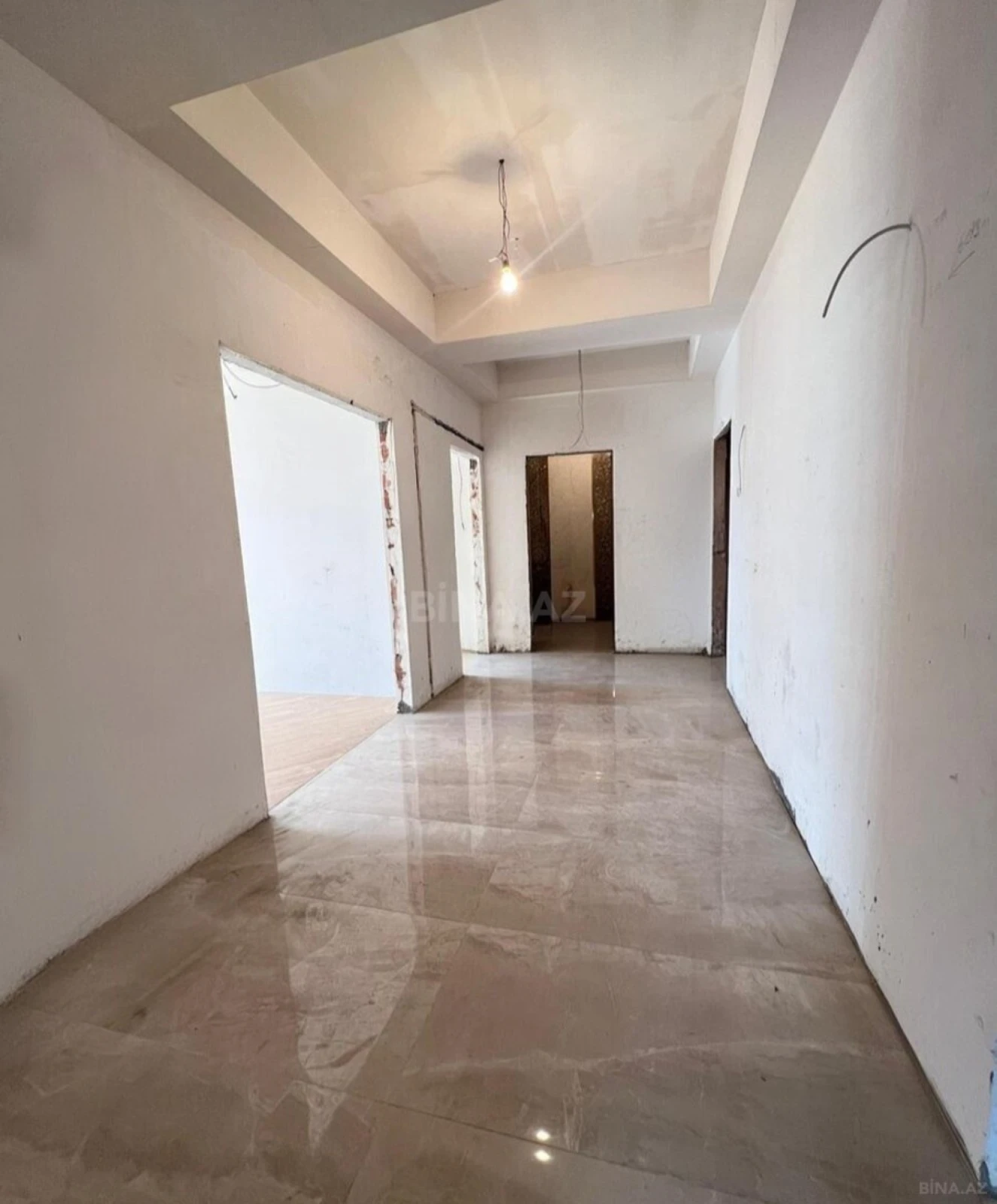 Satılır 3 otaqlı mənzil 129 m²
