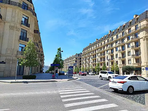 Satılır 3 otaqlı mənzil 129 m²