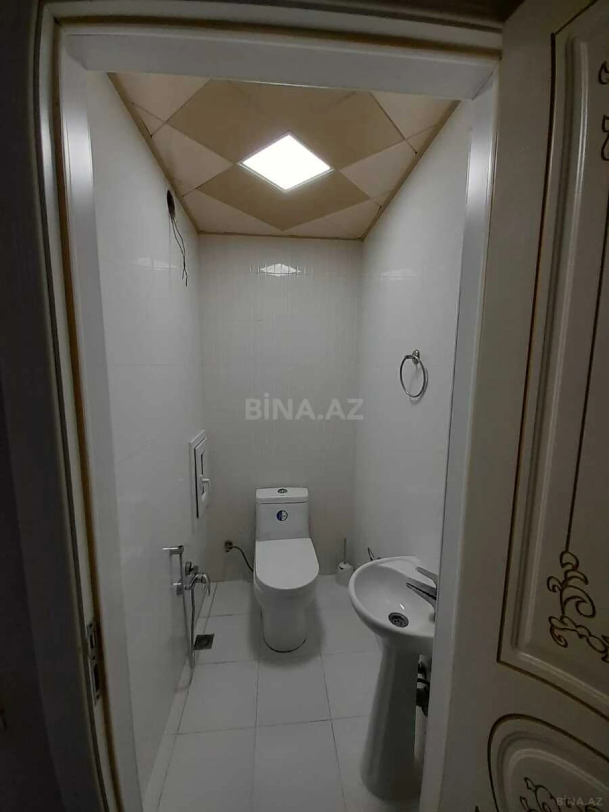Satılır 3 otaqlı mənzil 147 m²
