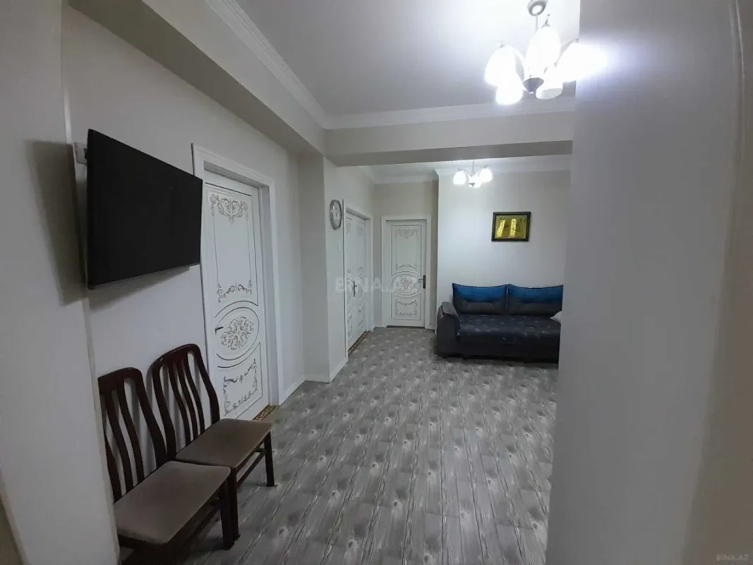Satılır 3 otaqlı mənzil 147 m²