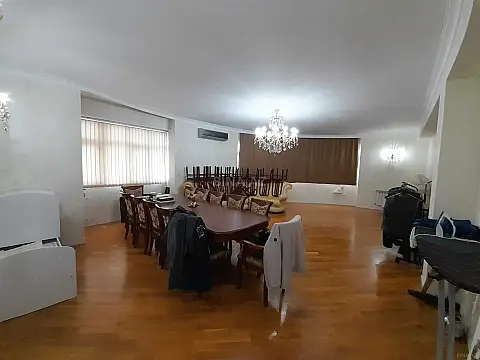 Satılır 3 otaqlı mənzil 147 m² — Bakı, 8-ci kilometr 3 otaq 147.00 m²