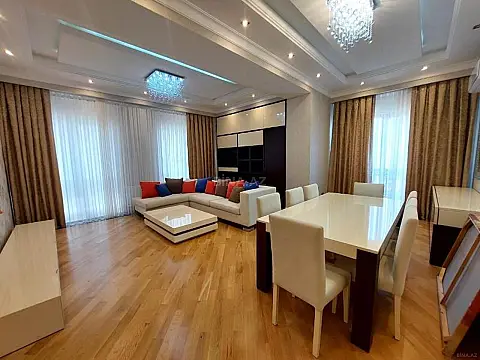 Satılır 3 otaqlı mənzil 132 m² — Bakı, Memar Əcəmi yanı 3 otaq 132.00 m²