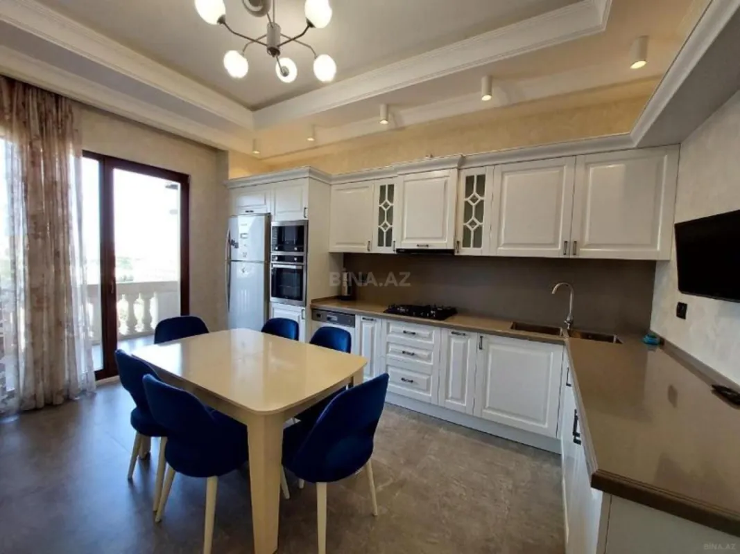 Satılır 3 otaqlı mənzil 132 m²