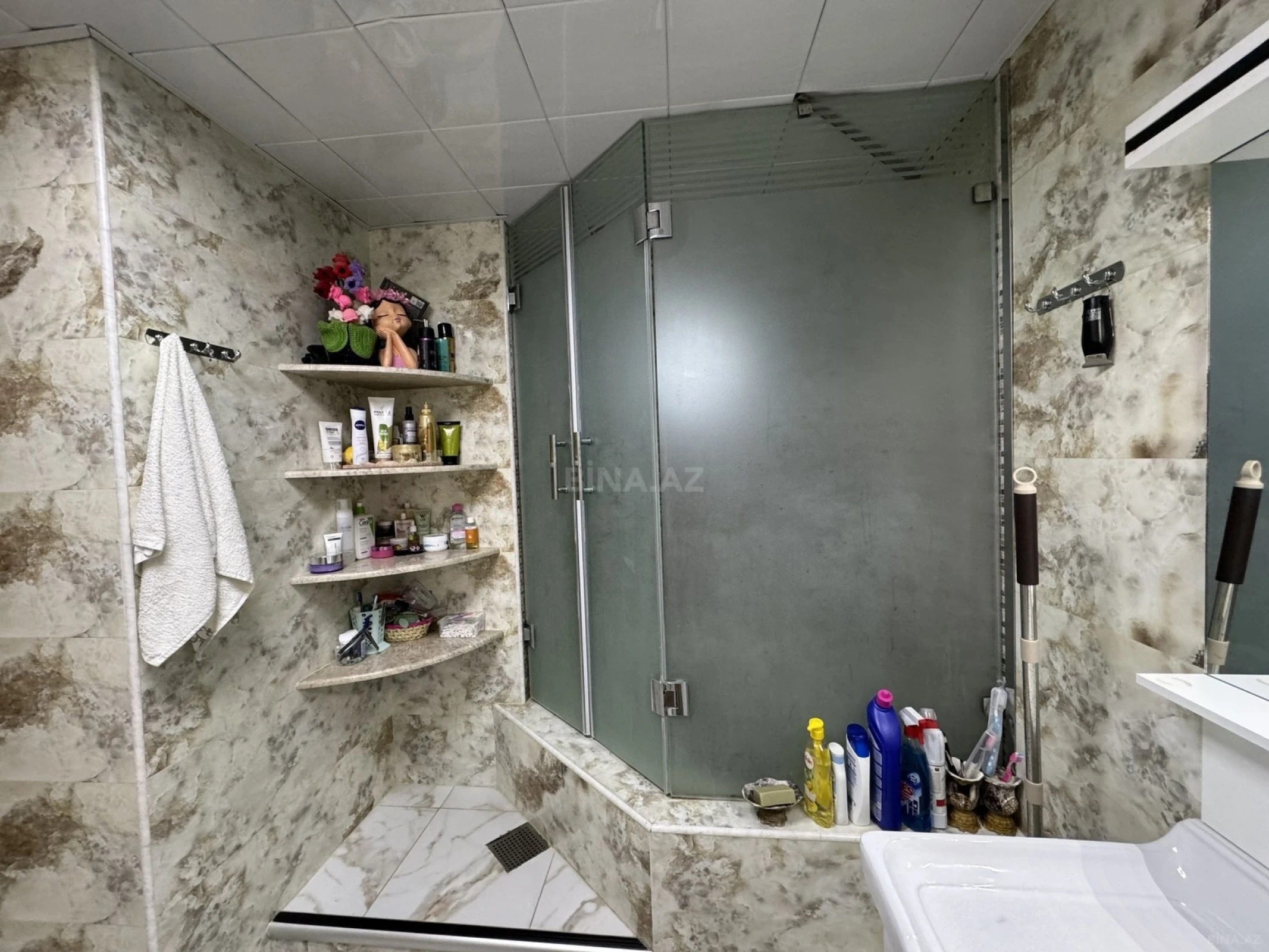 Satılır 6 otaqlı həyət evi 220 m²