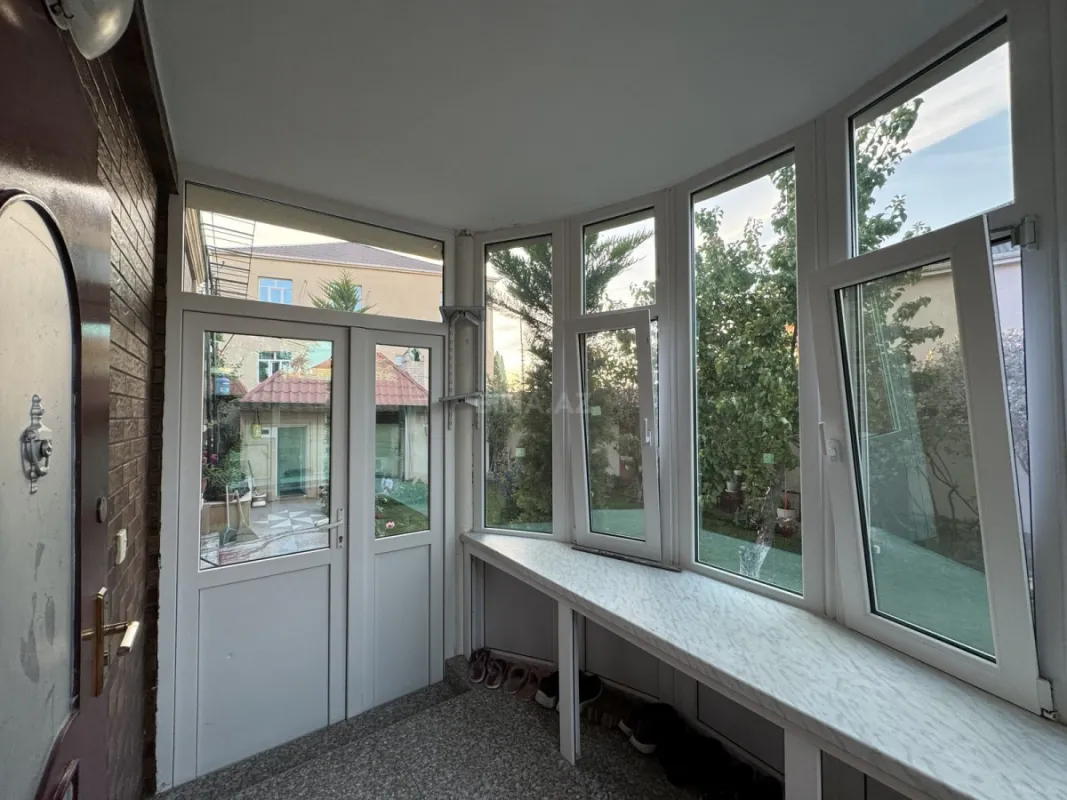 Satılır 6 otaqlı həyət evi 220 m²