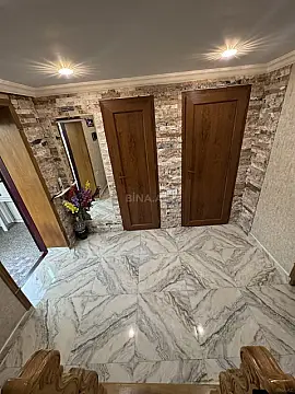 Satılır 6 otaqlı həyət evi 220 m²