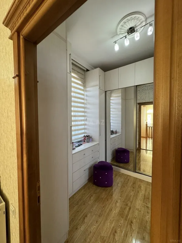 Satılır 6 otaqlı həyət evi 220 m²