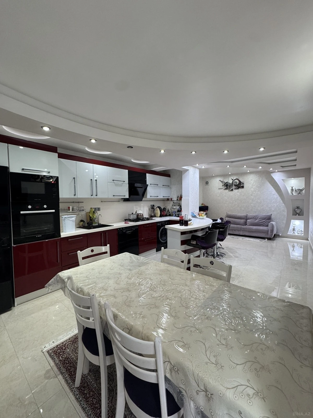 Satılır 6 otaqlı həyət evi 220 m²