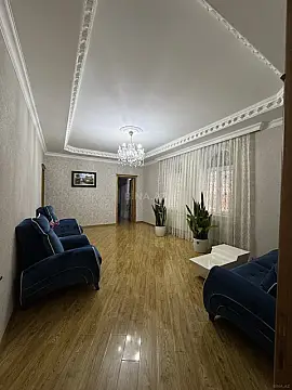 Satılır 6 otaqlı həyət evi 220 m²