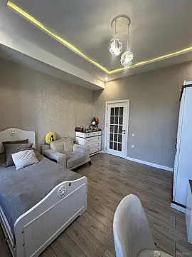 Satılır 3 otaqlı mənzil 130 m²