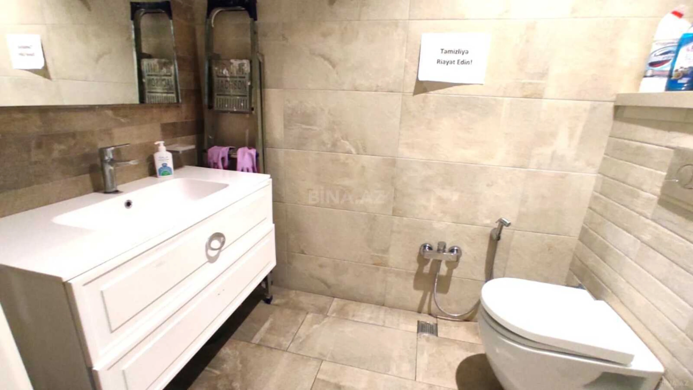 Satılır 5 otaqlı ofis 217 m²