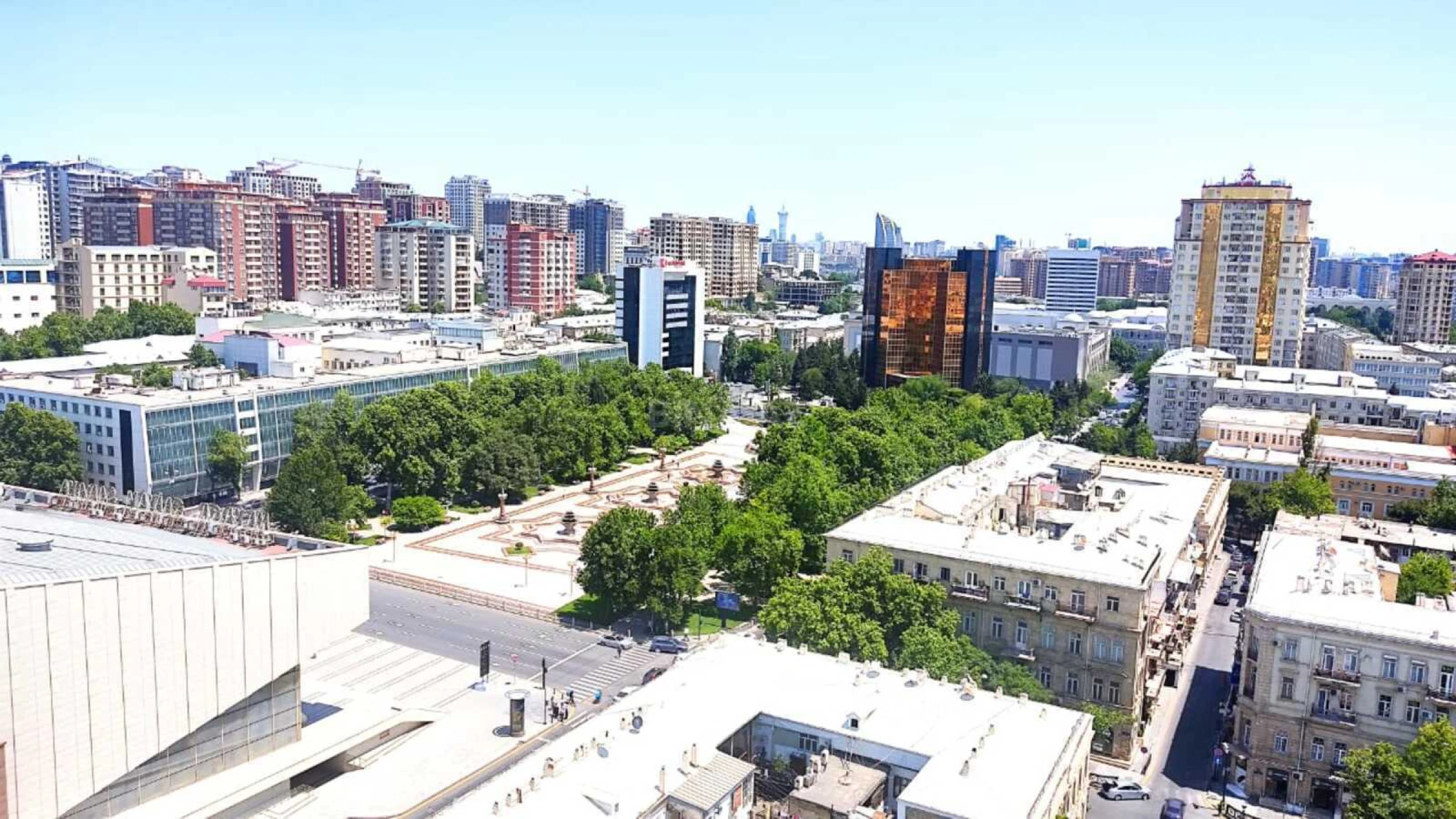 Satılır 5 otaqlı ofis 217 m²