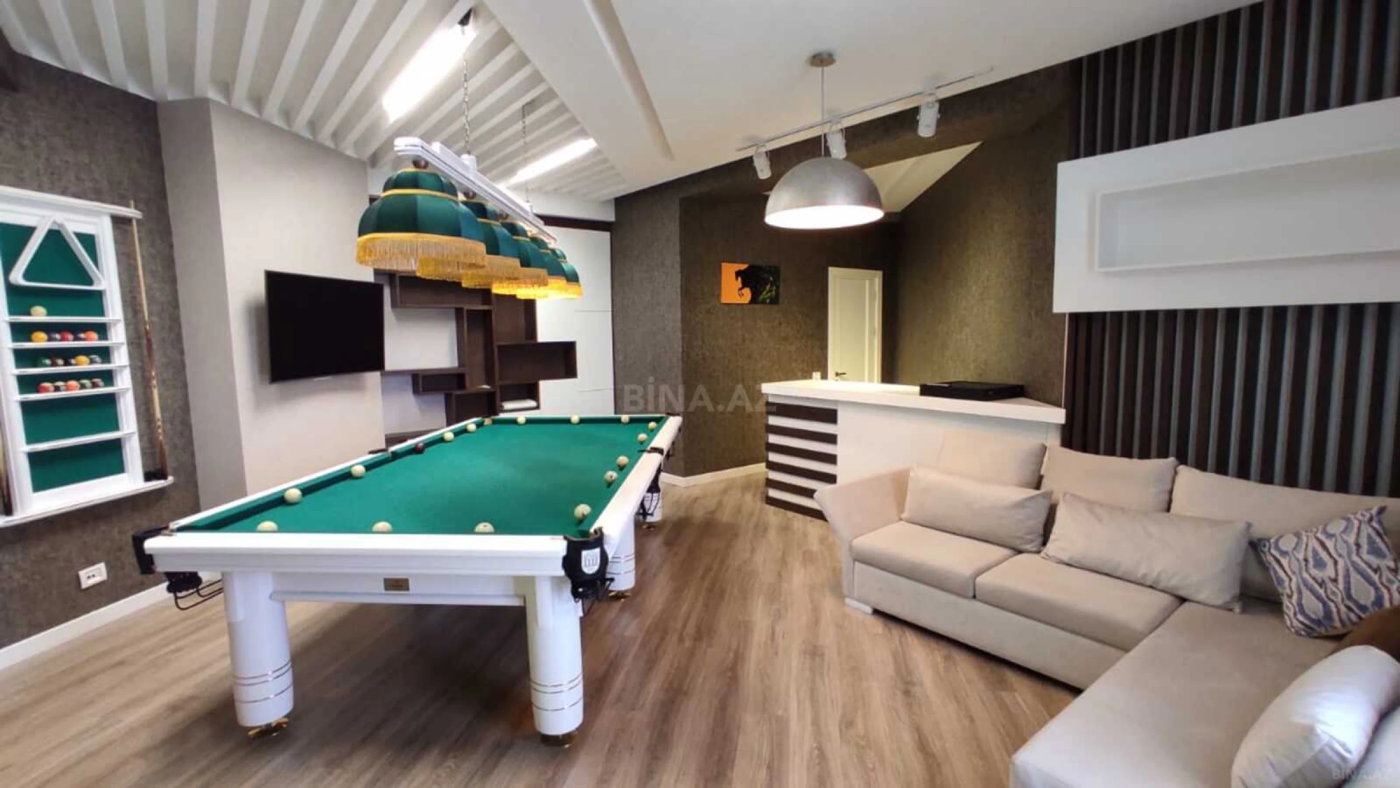 Satılır 5 otaqlı ofis 217 m²