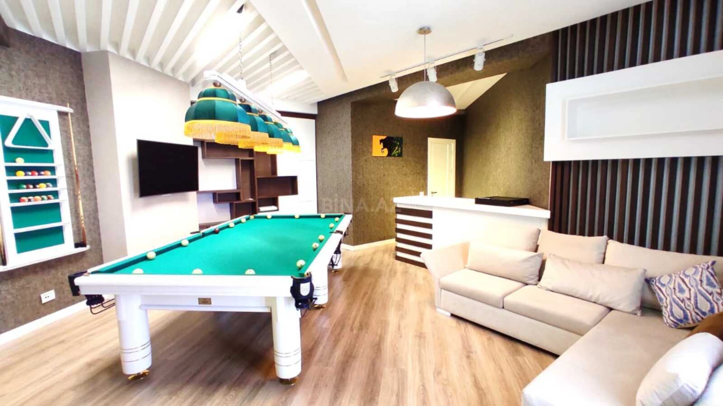 Satılır 5 otaqlı ofis 217 m²