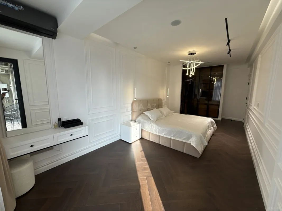 Satılır 2 otaqlı mənzil 80 m²