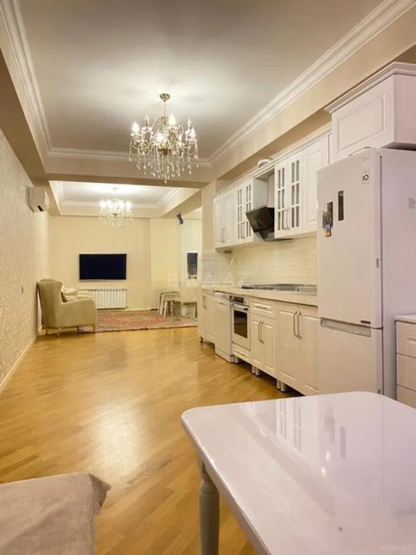 Satılır 3 otaqlı mənzil 116.7 m²