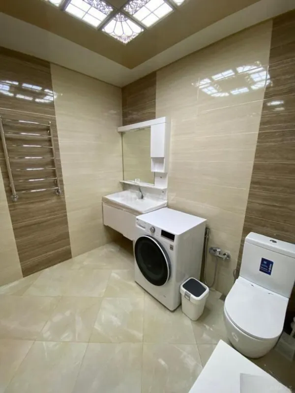 Satılır 3 otaqlı mənzil 116.7 m²