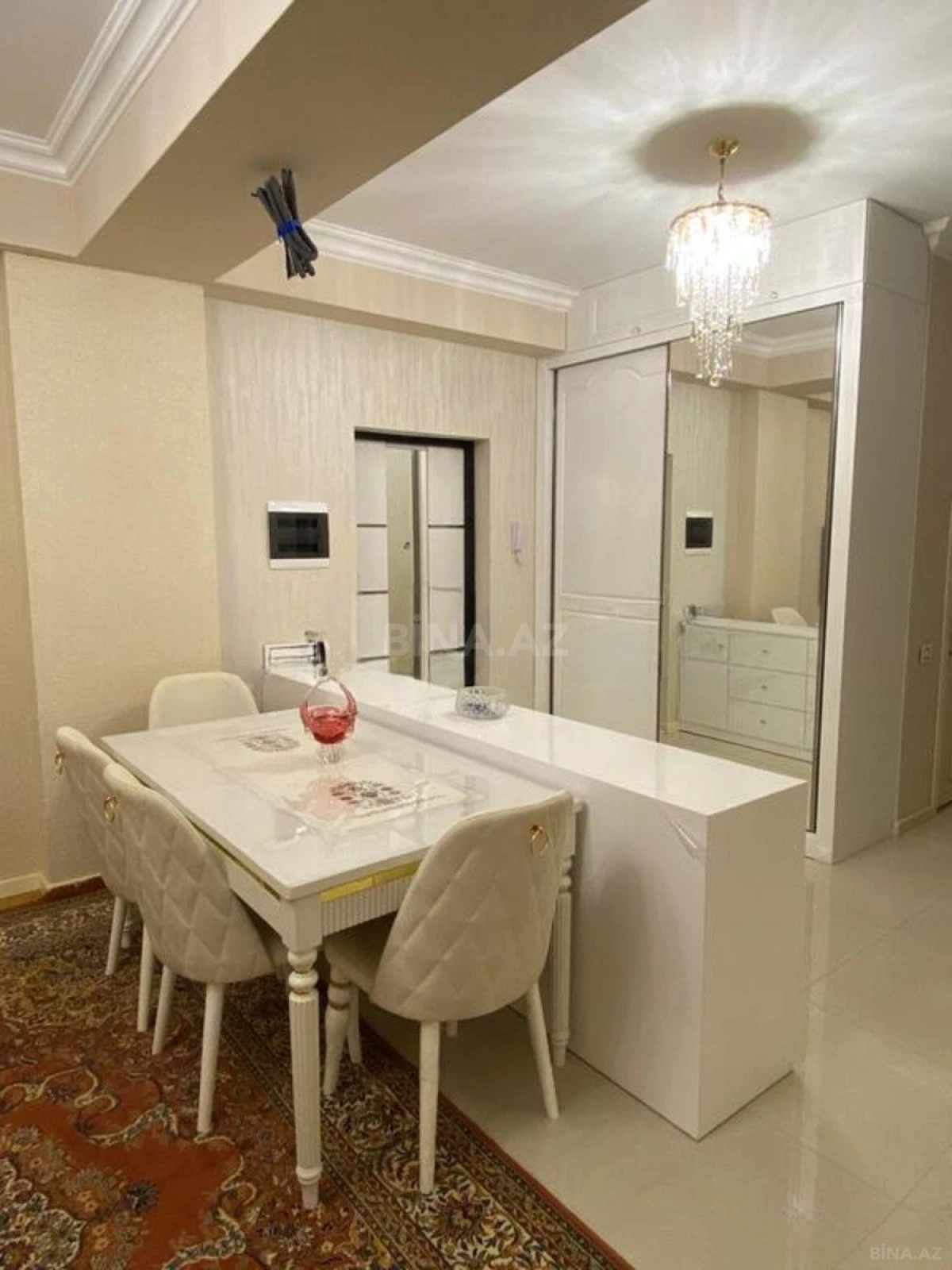 Satılır 3 otaqlı mənzil 116.7 m²