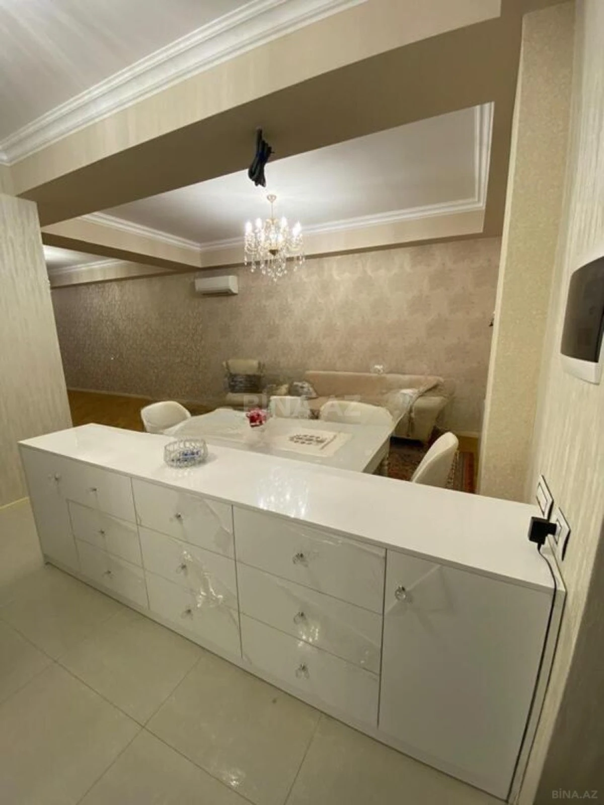 Satılır 3 otaqlı mənzil 116.7 m²