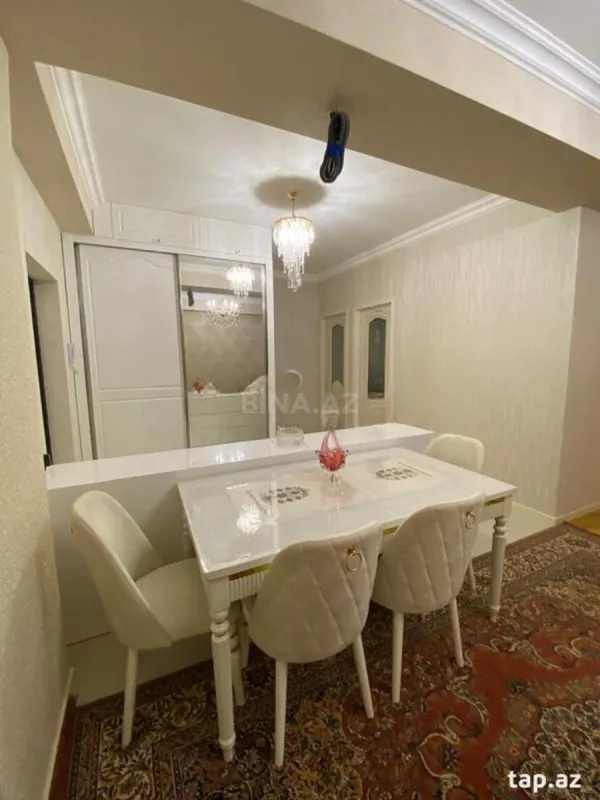Satılır 3 otaqlı mənzil 116.7 m²