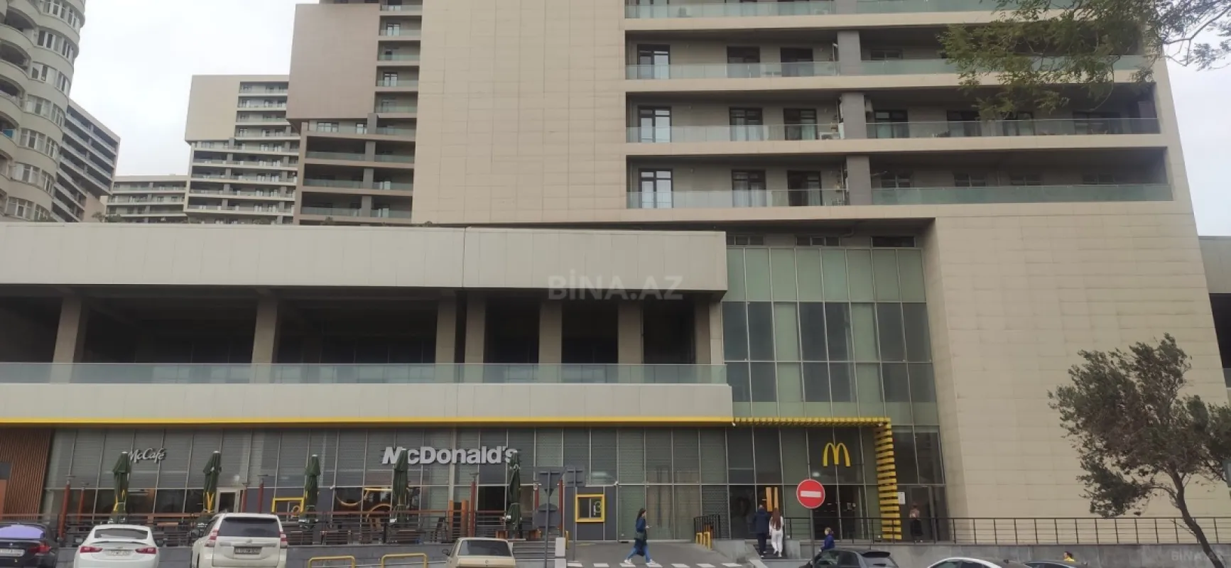 Satılır 4 otaqlı mənzil 178 m²