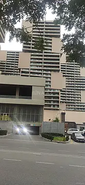 Satılır 4 otaqlı mənzil 178 m²