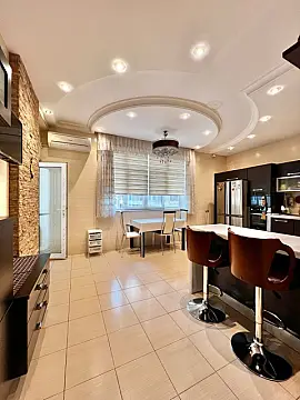 Satılır 4 otaqlı mənzil 210 m²