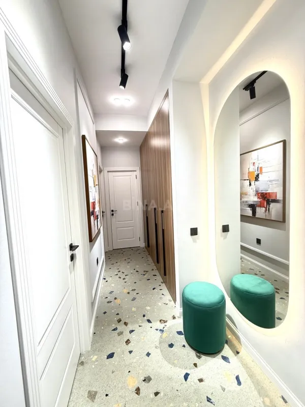 Satılır 2 otaqlı mənzil 70 m²