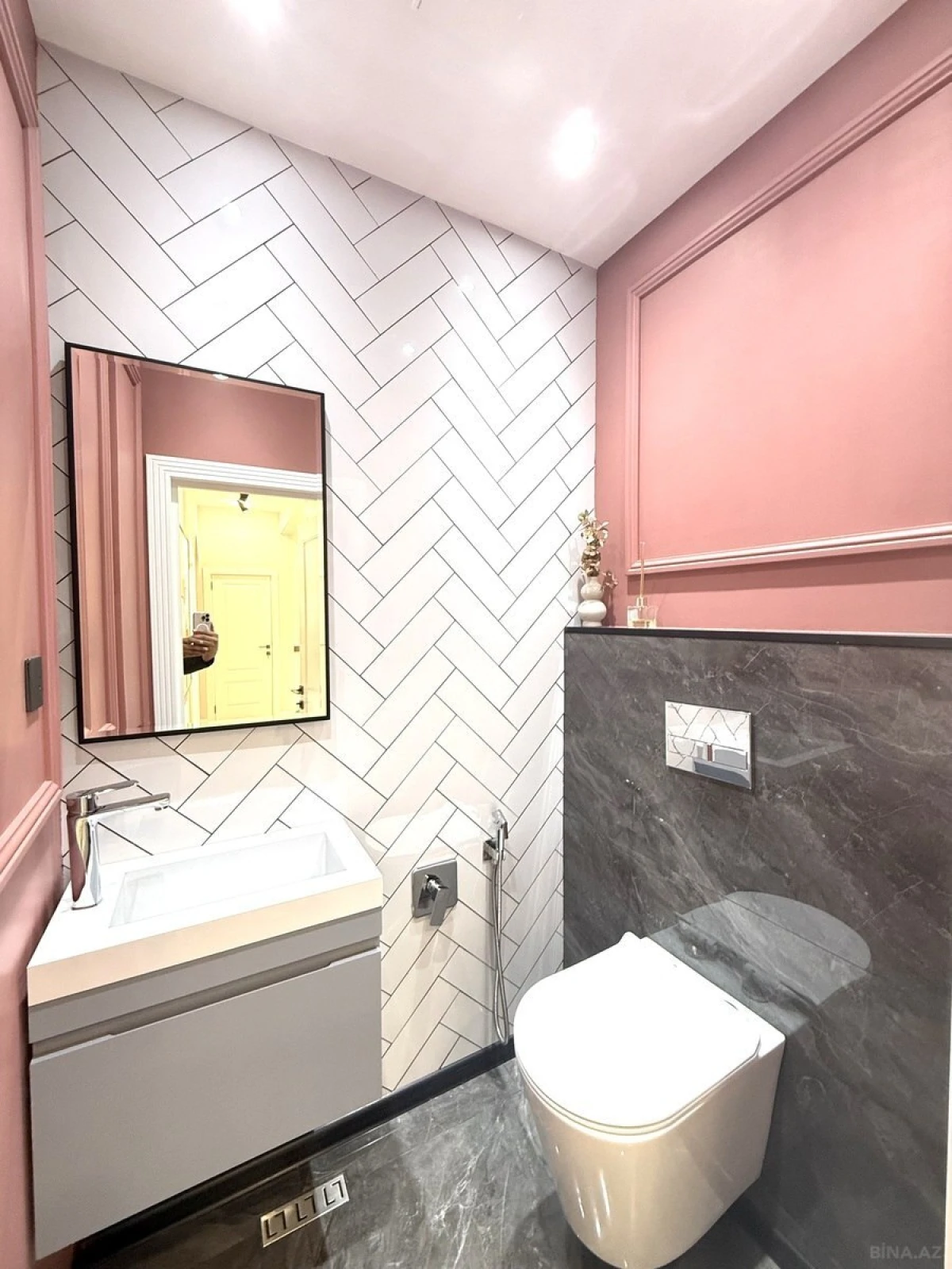 Satılır 2 otaqlı mənzil 70 m²