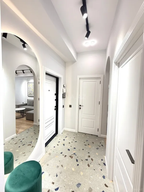 Satılır 2 otaqlı mənzil 70 m²