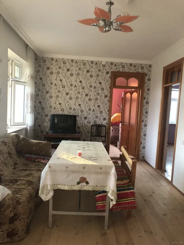 Satılır 4 otaqlı həyət evi 130 m²