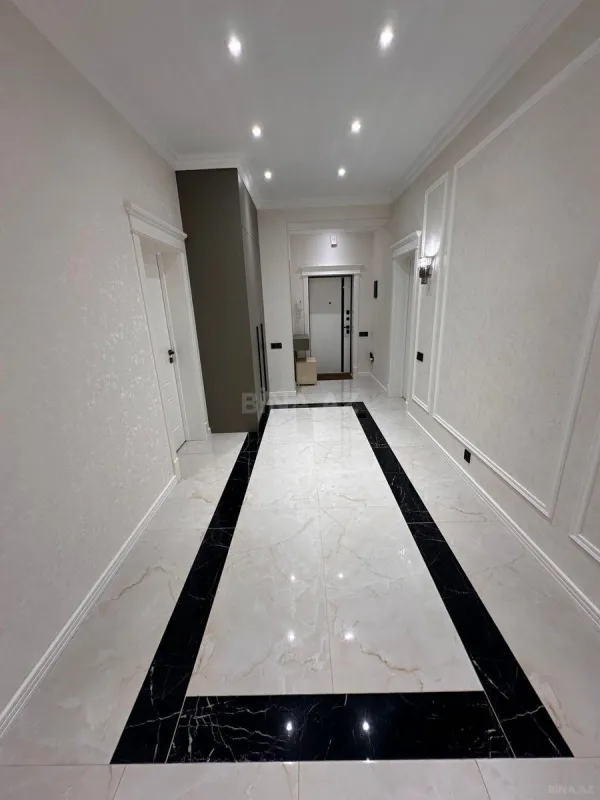 Satılır 3 otaqlı mənzil 135 m²