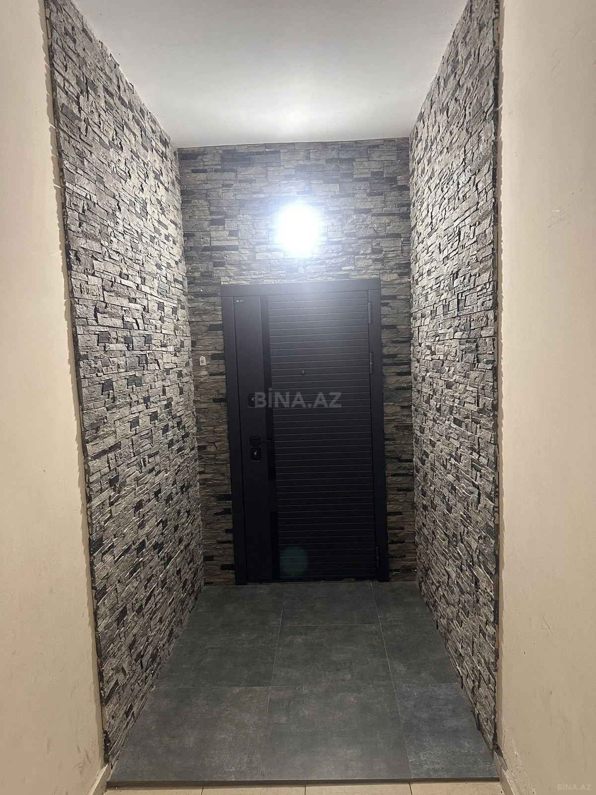 Satılır 3 otaqlı mənzil 135 m²