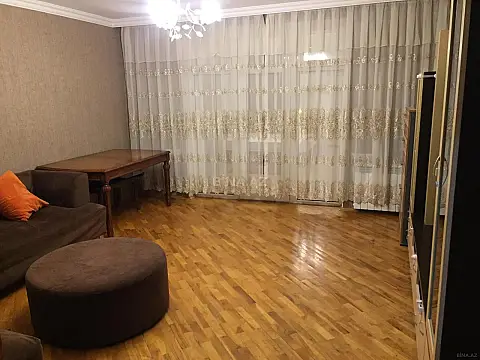 Satılır 3 otaqlı mənzil 104 m²