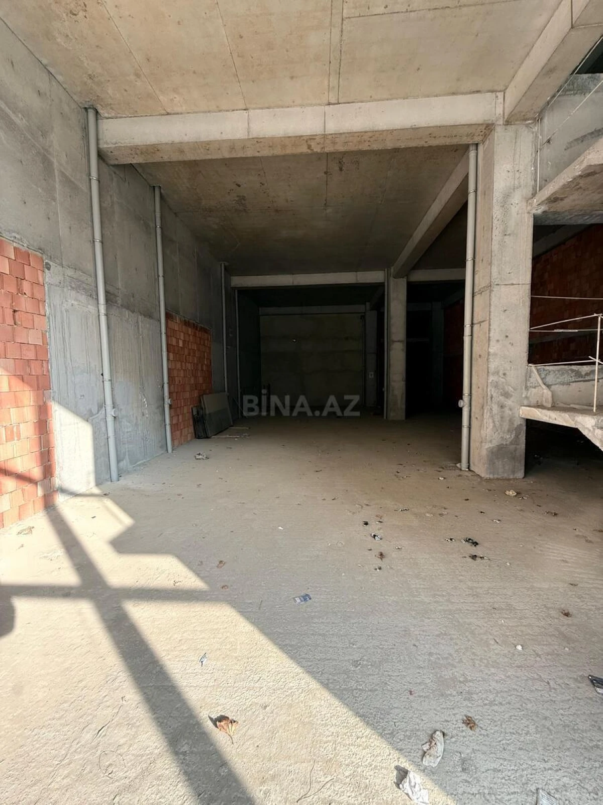 Satılır obyekt 193 m²