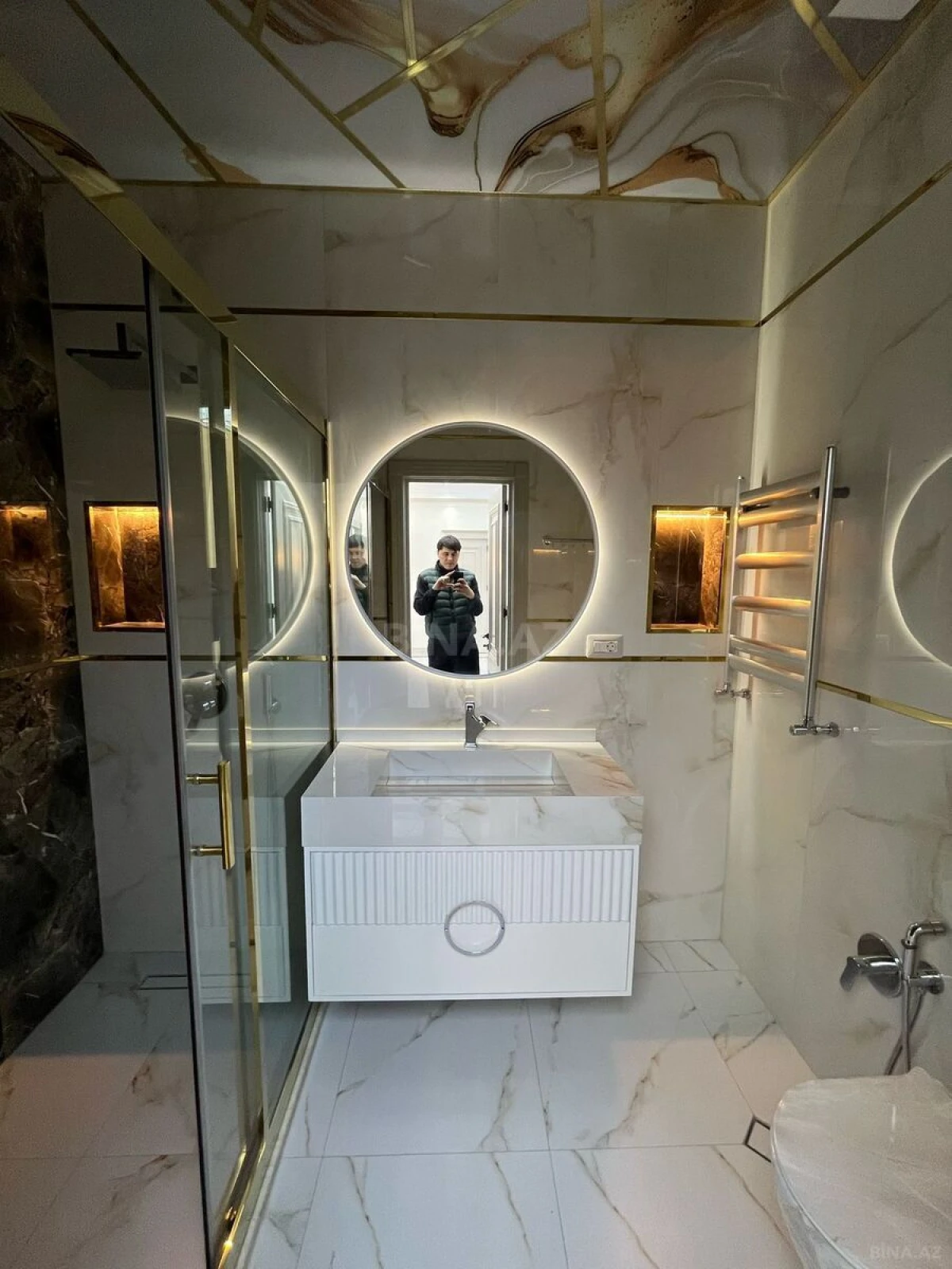 Satılır 2 otaqlı mənzil 101 m²