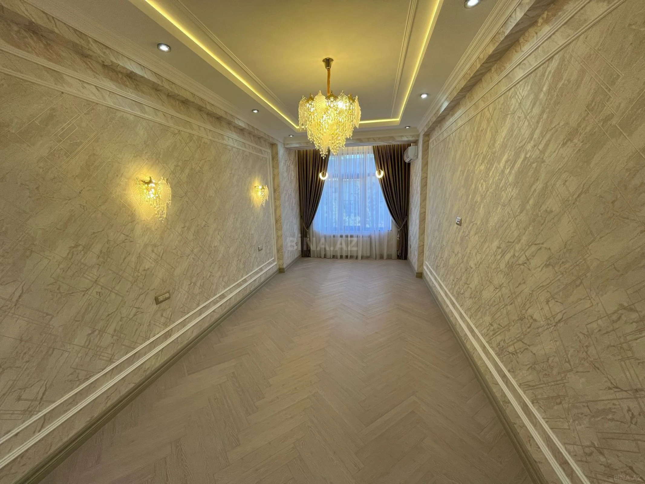 Satılır 2 otaqlı mənzil 101 m²