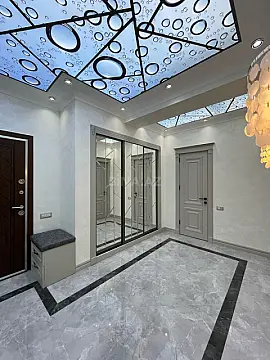 Satılır 2 otaqlı mənzil 101 m²