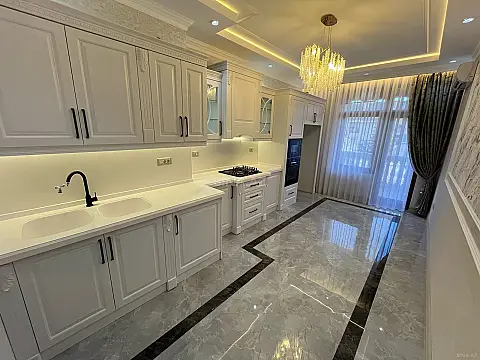 Satılır 2 otaqlı mənzil 101 m²