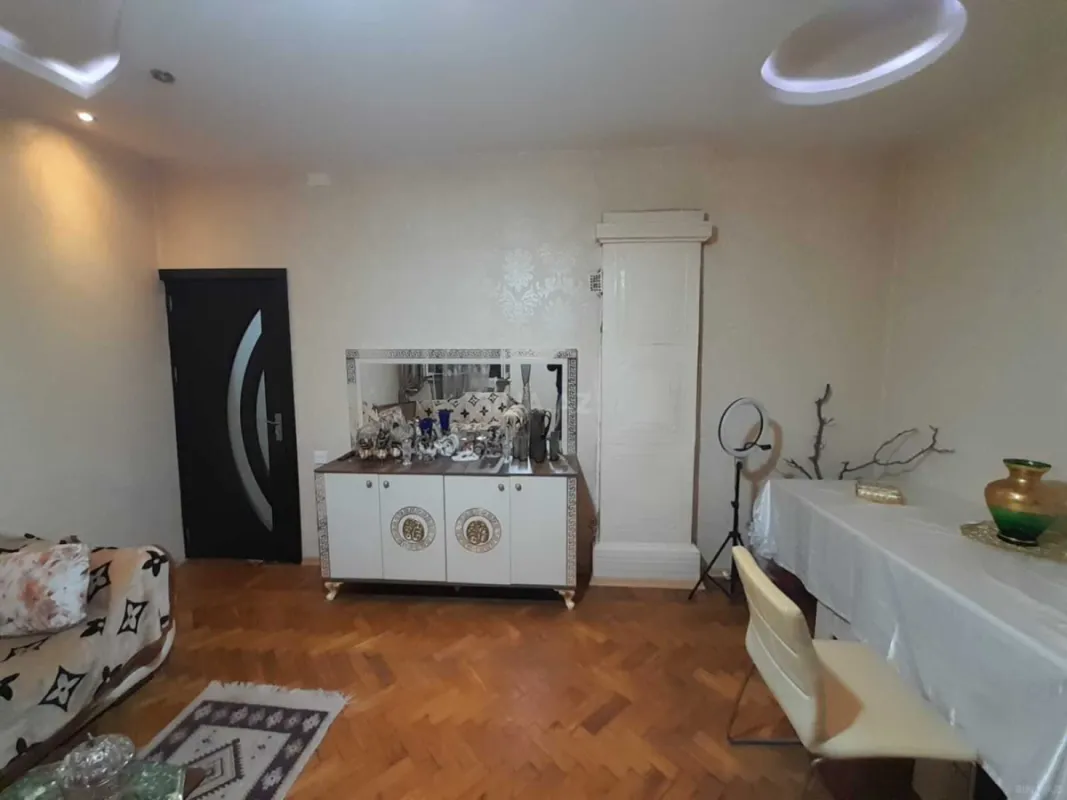 Satılır 3 otaqlı mənzil 110 m²