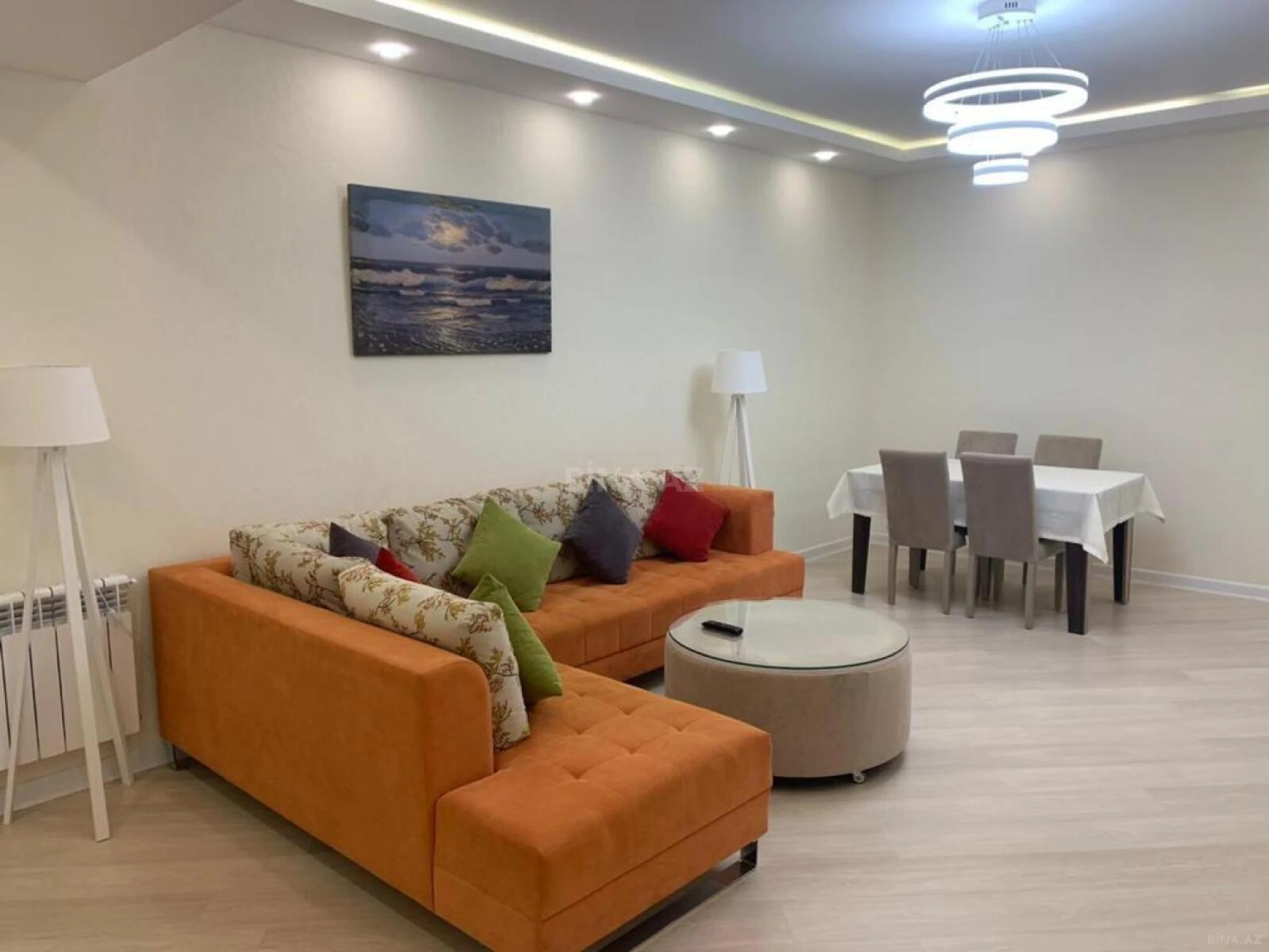 Kirayə verilir 3 otaqlı mənzil 160 m²